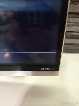 65'' LG ULTRA HD 4K TV - 3