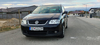 Volkswagen Touran 2.0 TDi DSG Highline - 3