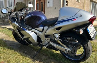 Suzuki GSX-1300R Hayabusa - 3