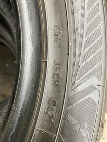 225/50R17 - 3