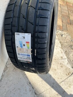 Hankook S1 EVO 3 245/40 R19 98Y XL - 3