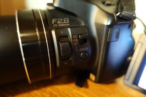 Panasonic Lumix FZ200, FullHD, stereo, príslušenstvo - 3