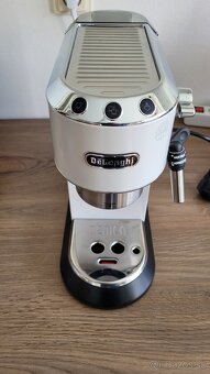 Kávovar DeLonghi EC685.W - 3