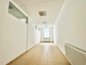 Prenájom troch kancelárii s kuchynkou 100 m2 - Hodžova Žilin - 3