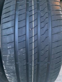 Firestone ROADHAWK 275/45 R20 110Y - 3