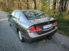 Honda Civic sedan 1.8 I-VTEC - 3