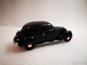 Predám kovový zberateľský model auta Fiat 1500 6 C - 3