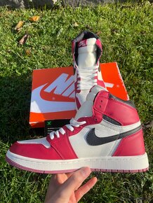 Nike Air Jordan 1 Lost and Found - 3