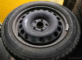 4 ks zimné pneu 205/55 R16 na plechových diskoch VW - 3