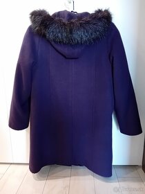 Tmavofialovy kabát - 3