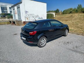 Seat Ibiza Sport Coupé 1.6 16V Sport - 3