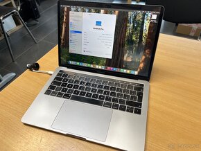 Apple Macbook Pro (13-inch, 2018, Touchbar) - 3