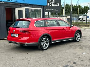 Volkswagen Passat Variant 2.0 TDI Elegance 4Motion DSG - 3