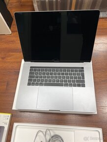 Macbook Pro 15" 1TB 32 RAM i9 - 3