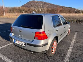 Volkswagen Golf 1.6 75 kW Automat - 3