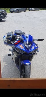 Yamaha R6 - 3