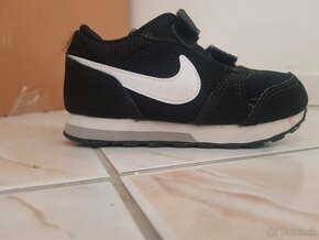 Detske topanky Nike MD Runner Black/White - 3