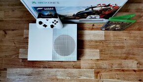 Xbox One S - 3