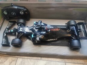 Rastar Mercedes F1 na dialkove ovladanie - 3