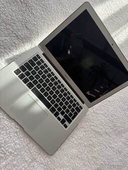 Predám MacBook Air 13” (2017) – 8 GB RAM, 128 GB SSD - 3