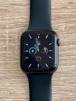 Apple Watch Series 5 GPS Aluminum 44mm - Space Gray - 3