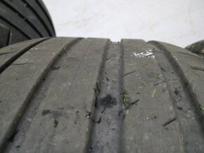 225/40 R18 - 3