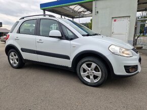 Predám Suzuki SX4 1.6 benzín 88 KW 4WD r.v.2012 - 3