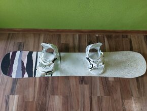 Predám dámsky snowboard, okuliare a prilbu - 3