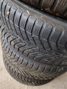 215/60 R16 99H zimné pneumatiky YOKOHAMA BluEarth Winter W90 - 3