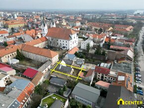 NA PREDAJ RODINNÝ DOM V PRIAMOM CENTRE MESTA KOMÁRNO - 3