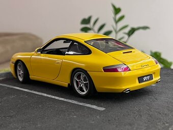 1:18 PORSCHE 911 Carrera - AUTOart - 3