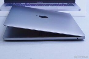 ZÁRUKA/Macbook Pro 13.3TB/M1 3.2GHZ/8GB RAM/256GB SSD - 3