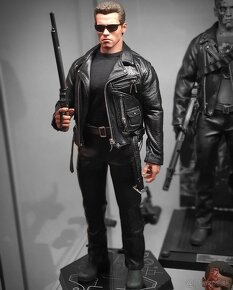 Predám Hot toys figurky Terminatora DX 13 a DX 10. - 3