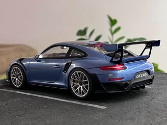 1:18 PORSCHE 911 GT2 RS - GT-Spirit Limited Edition - 3