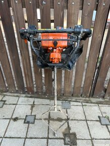 Predám zemný vrták, jamkovač Stihl BT 121 - 3