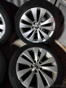 4ks alu disky orig. VW 5x112 R17 pneu 234/45 R17 5mm - 3