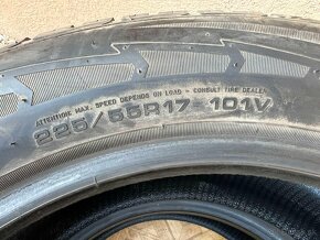 225/55 R17 zimné GoodYear 7mm - 3