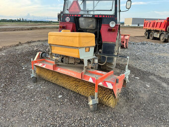 Predám traktor Zetor 7245 + snežný pluh OR-T + zametač KM-P - 3