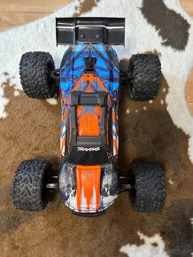 Traxxas E REVO gen2 - 3