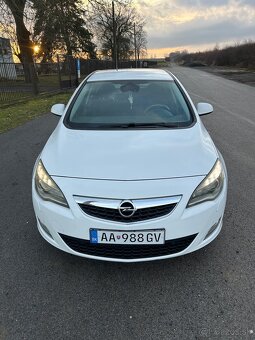 Opel Astra J 2.0 Cdti 118kw r.v 2011 - 3