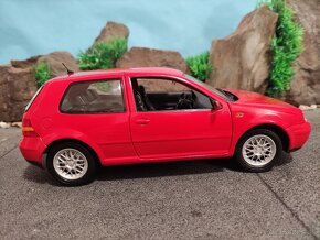 prodám model 1:18 volkswagen golf IV GTi - 3