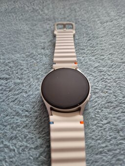 Samsung S24 5G + Galaxy Watch 7 - 3