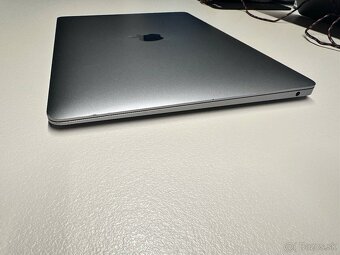 Macbook Air Retina 13-inch (palcový) 2019 - 3