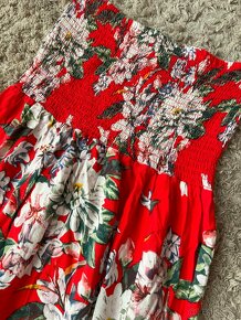 Červené maxi šaty s rozparkami Amisu - 3