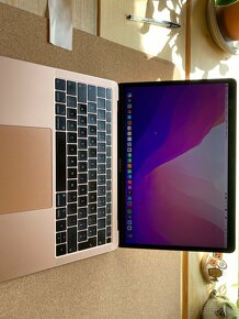 MacBook Air 2019 Gold - 3