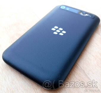 Blackberry Classic Q20 cierny - 3