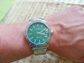 Nové pánske elegantné hodinky so zeleným ciferníkom - 3