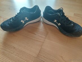 Under Armour Charged Escape 3 - 3