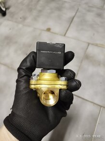 Predám solenoidový ventil ASCO E210C094 - 3