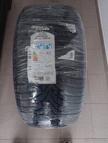 1x zimná pneu 275/40R21 Nokian - 3